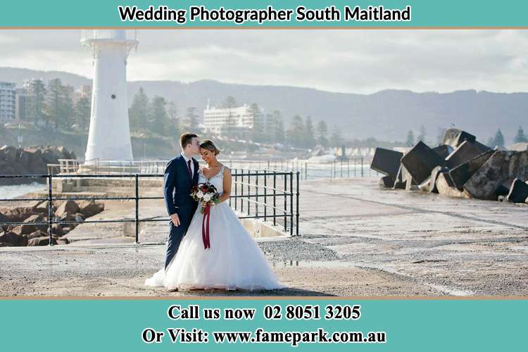 Photo of the Groom and the Bride romantic photo South Maitland NSW 2320